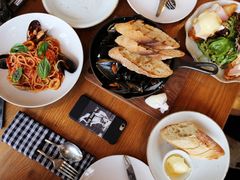 -ROAST coffee & eatery