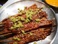 -何妹湿辣牛肉·粤式烧烤砂煲(桂雅路店)