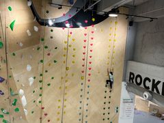 -ROCKPLUS攀岩馆(环宇城店)