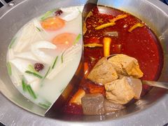 鸳鸯锅底-吴记老锅底麻辣火锅(福州路店)