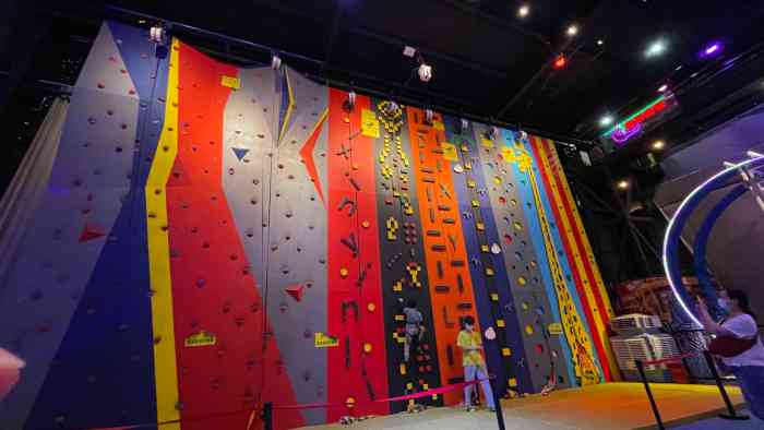 地心引力减压娱乐蹦床团建中心-"打卡三圣乡地心引力减压中心他们这边