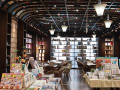 -钟书阁(松江泰晤士小镇店)