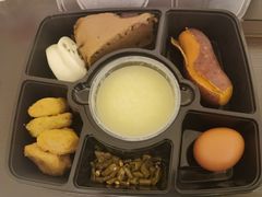 -桔子酒店(上海西藏北路地铁站店)