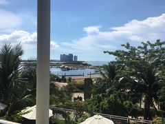 -皇马海口湾海景酒店(万绿园秀英港店)