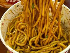 -球场热干面老店