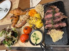 -Mark&Mars Restaurant