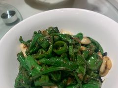 -绿草地·湘菜(酃湖师院店)