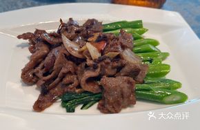 XO Sauce Stir-Fried Beef with Chinese Cabbage