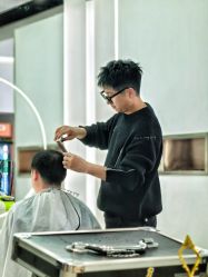 -Z.X HAIR SALON张新美业