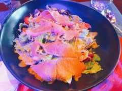 烟熏三文鱼色拉-YUE·6·西式融合餐厅(外滩六号店)