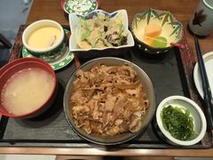 -8PINTS八品脱·日料·烧鸟·精酿小酒馆(莘庄店)