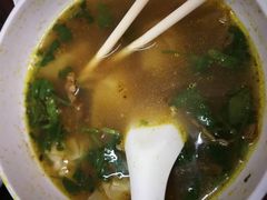 牛肉汤小馄饨-黄阿姨锅贴大王(万航渡路店)