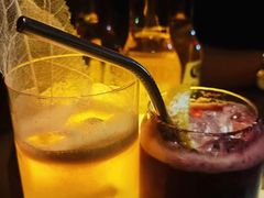 -FOUR PLAY BAR