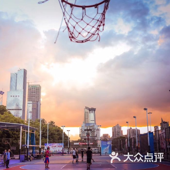 北京篮球公园视频(第五街篮球公园怎么样)