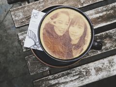-彳亍咖啡·这里(水湾路店)
