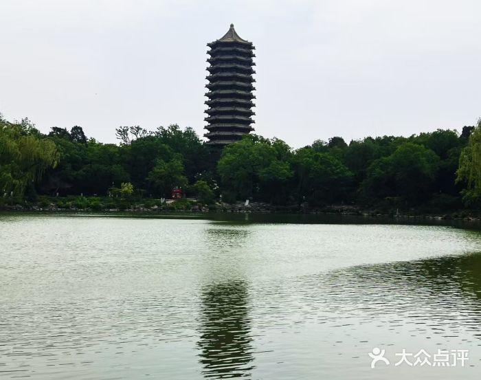 博雅塔图片