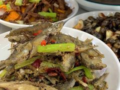 -丹水桥地锅鱼·翘嘴鲌·地方特色全鱼宴(丹江口大坝店)