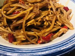 油渣酱油土豆丝-井水小厨·湘菜(活力广场店)