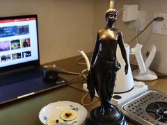 哥伦比亚蕙兰-Me Coffee下午茶艺术空间