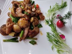 香煎口蘑脆爽肉-周三的情书花园餐厅(江北店)