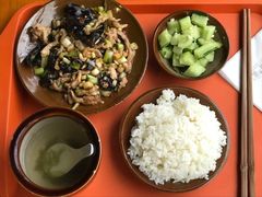 鱼香肉丝盖饭-远山有窑
