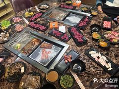 -牛里牛气· 榴莲海鲜鲜牛肉自助火锅·烤肉(横岗店)