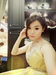 -现代经典婚纱摄影