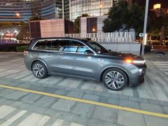 -理想汽车(世纪汇店)