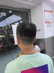 -首脑美发沙龙