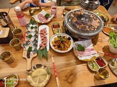 -青瓦餐厅·生鱼片·韩园烤肉(西塔店)