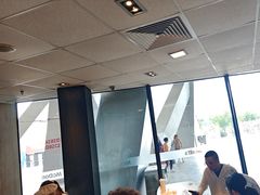 -麦当劳(国家体育场南路店)