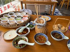 -包整·丝娃娃(一览甲秀楼风景店)