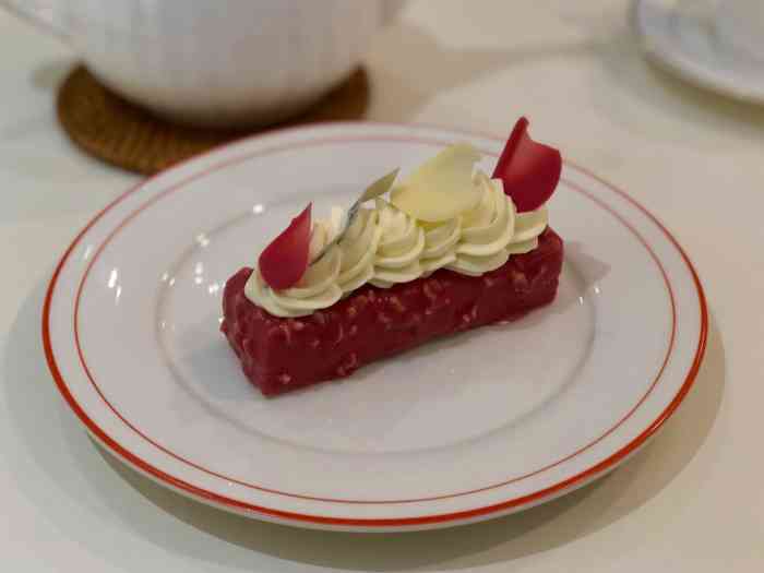 tobago甜宝阁西点(甜品·蛋糕·咖啡中山公园店)-"真的有点失望!