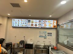 -卷们·现制生日蛋糕·蓝风车动物奶油(金源店)