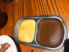 蜂蜜芥末酱和黑椒酱-404干式熟成牛排馆•聚会餐厅