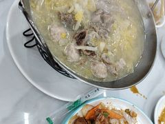 -一口猪海鲜浑锅·东北家常菜