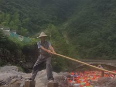-安吉龙王山峡谷漂流