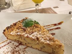 -Majestic Café