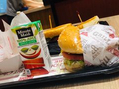 -The Habit Burger Grill 哈比特汉堡(爱琴海店)
