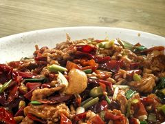 土干辣椒炒肉-瑶河山里菜