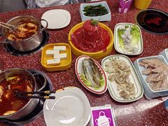 -四囍码头海鲜烧烤自助火锅(外滩南京东路悦荟广场店)