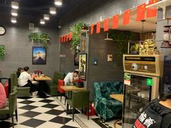 -愉肴麻辣香锅(中山路店)
