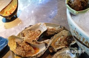 Classic Garlic Baked Oysters