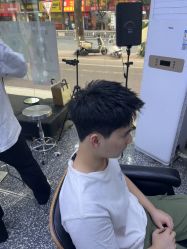 -藤野造型专业烫染接发