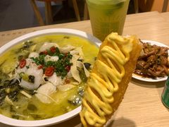 -鱼你在一起(奉贤宝龙城广场店)