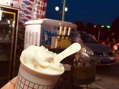 鲜奶冰淇凌-古老冰山特色冰淇淋店(艾提尕尔店)
