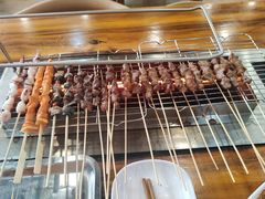 -哈尔滨小酒馆·鲜肉现穿自助烧烤(康新花园店)