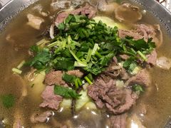 乐山嬢嬢翘脚牛肉-渔语鱼新川菜Bistro(万象天地店)
