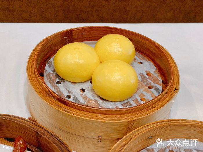 稻香酒家·34年老字号·港式粤菜(汉街店)香滑流沙包图片