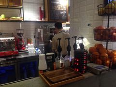 -万利隆·活力烘焙(人民路店)